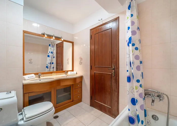 Quarteira - 2 D By Hellovacations *