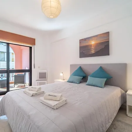 Apartment Quarteira - 2 D By Hellovacations